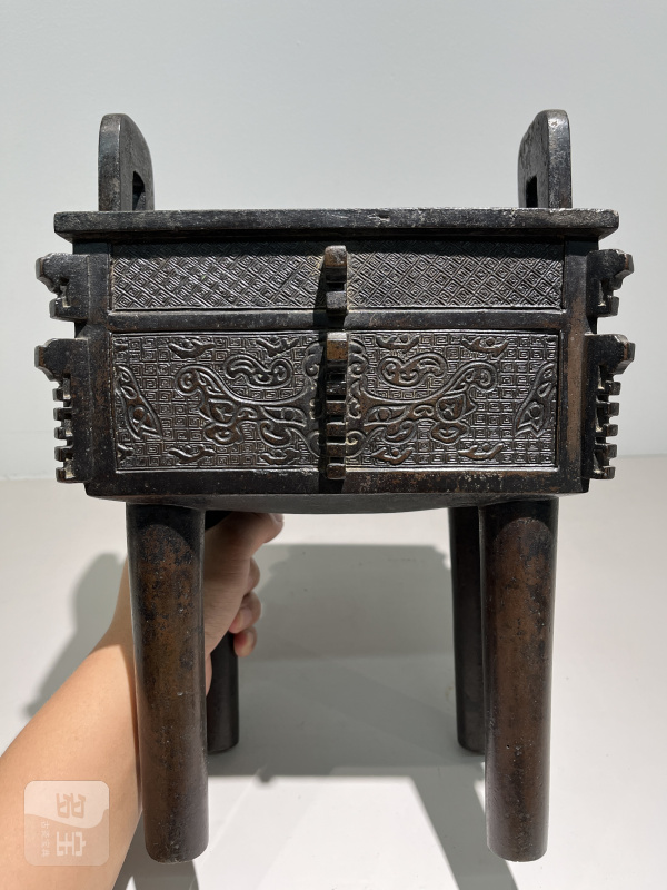 明万历 铜饕餮纹四方鼎式炉 - 图3